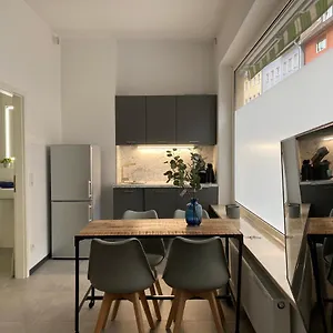 Apartment Modernes 2-zi-apartment In Innenstadt-lage